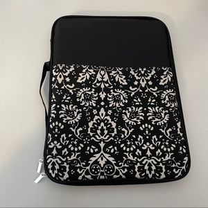 NWOT Black & White Padfolio